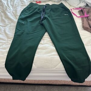 Like new Figs Zamora jogger pants